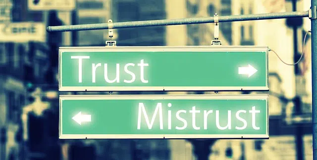 trust, mistrust, street sign